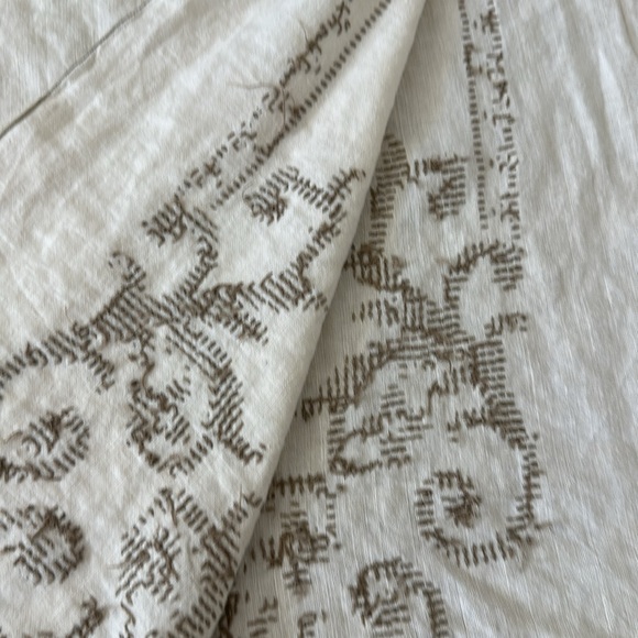 8 foot linen tablecloth with taupe stitching - Picture 6 of 6